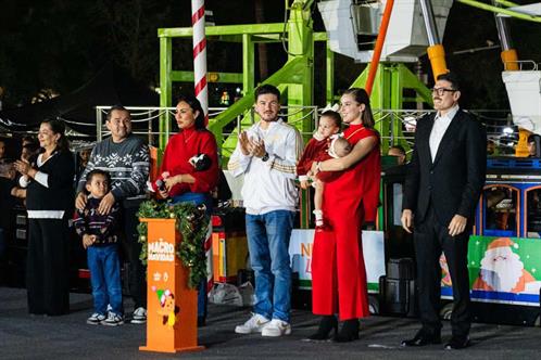 Enciende Samuel la Macro Navidad 2025