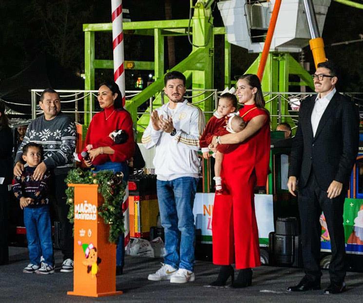 Enciende Samuel la Macro Navidad 2025