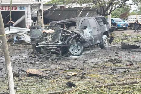 Suman seis muertos tras coche bomba en Michoacán