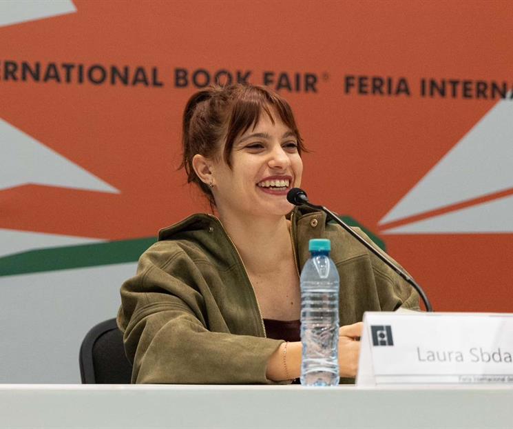 Laura Sbdar, gana Premio Internacional de Literatura Aura Estrada Laura Sbdar, gana Premio Internacional de Literatura Aura Estrada