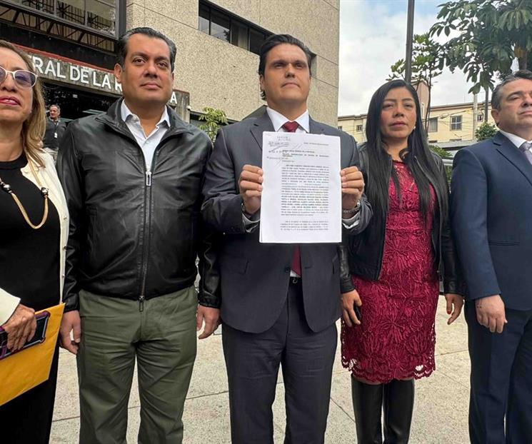 Denuncian a Cabeza de Vaca por huachicol fiscal Denuncian a Cabeza de Vaca por huachicol fiscal