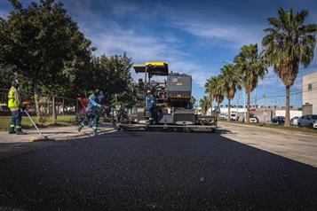 Presenta César detalles de rehabilitación de avenidas