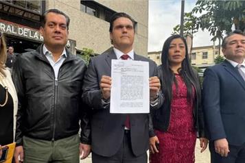 Presentan denuncia contra Cabeza De Vaca por huachicoleo fiscal