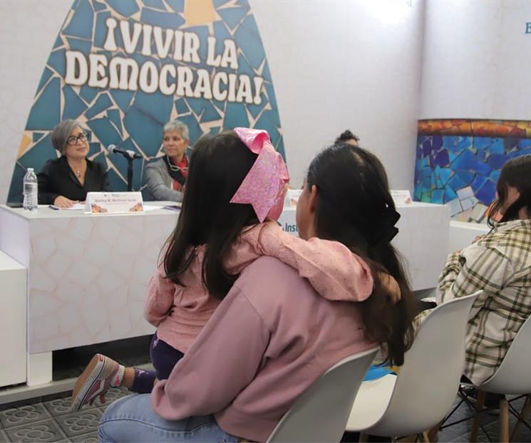 Presenta IEEPCNL producción editorial en FIL Guadalajara Presenta IEEPCNL producción editorial en FIL Guadalajara