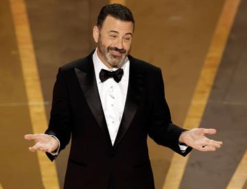 Jimmy Kimmel seguirá en ABC hasta 2027 pese a críticas de Trump