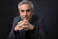 Alfonso Cuarón recibe reclamos por la presentación de su hija Bu Alfonso Cuarón recibe reclamos por la presentación de su hija Bu