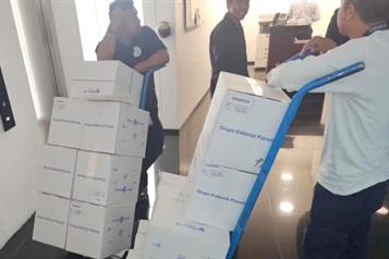 Llegan al Senado 17 mil ejemplares de Grandeza, el libro de AMLO