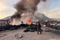 Arden llantas en basurero Arden llantas en basurero