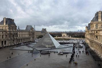Pactan trabajadores del Louvre realizar huelgas