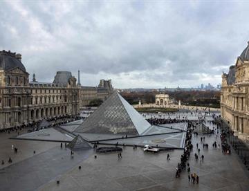Pactan trabajadores del Louvre realizar huelgas