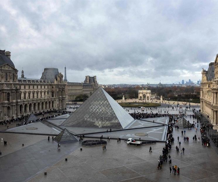 Pactan trabajadores del Louvre realizar huelgas Pactan trabajadores del Louvre realizar huelgas