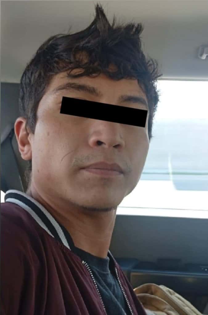 Elementos de la Secretaría de Seguridad y Vialidad de Salinas Victoria, detuvieron a un hombre, que asaltó con violencia una tienda de abarrotes, en la colonia Los Pilares.