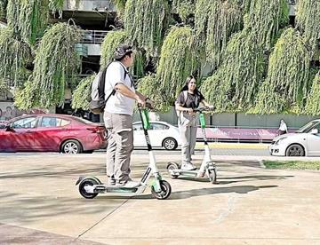 Piden regularizar scooters motorizados