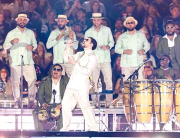 Bad Bunny llega con todo y su Casita