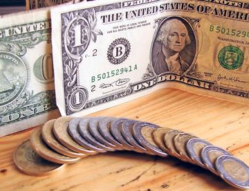 Precio del dólar este jueves es el más bajo desde julio de 2024