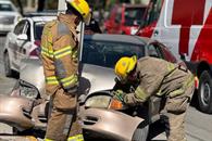 Estrella auto contra poste