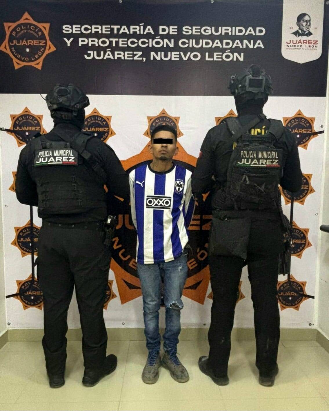 Luego de ser detectado conduciendo un vehículo con reporte de robo, un hombre fue detenido por elementos de Seguridad y Protección Ciudadana del municipio de Juárez.