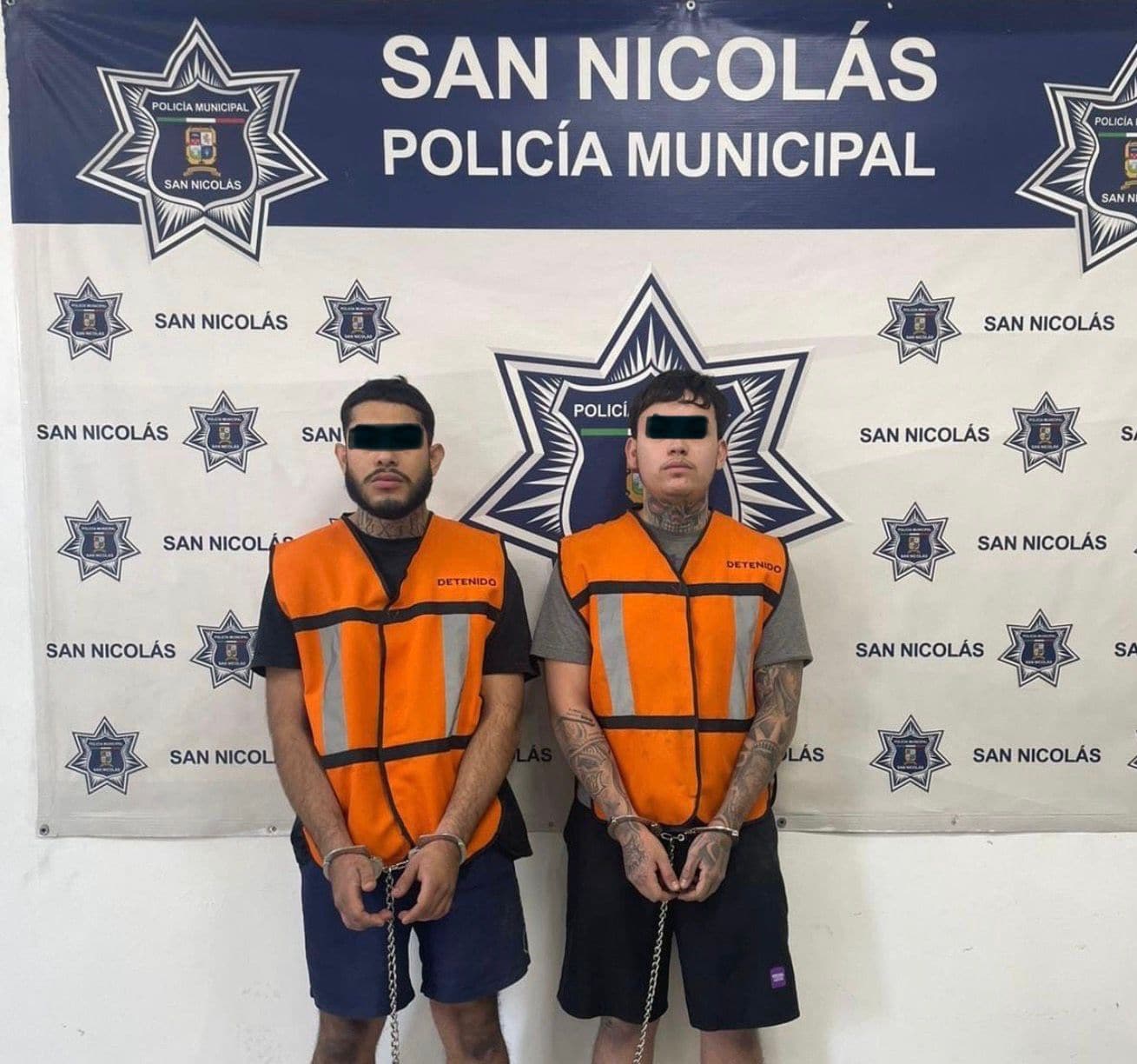 Dos sujetos que iban a bordo de un veh&iacute;culo mismo que se encuentra en una carpeta de investigaci&oacute;n por homicidio, fueron detenidos por polic&iacute;as de San Nicol&aacute;s.