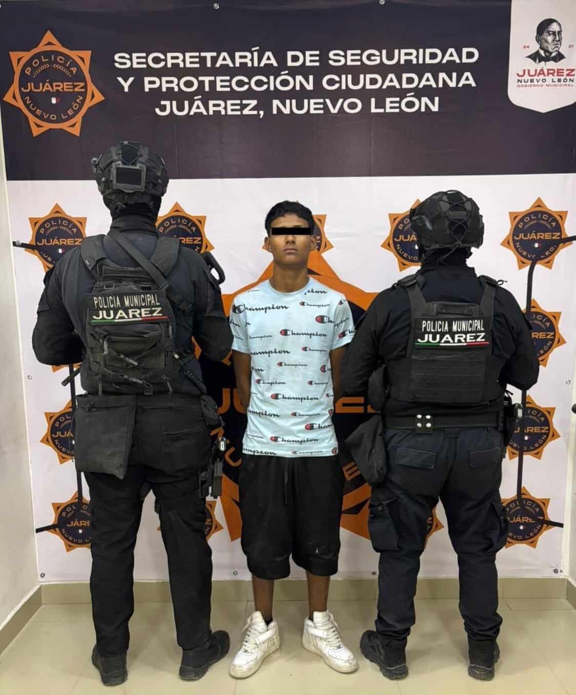 Elementos de la Secretar&iacute;a de Seguridad y Protecci&oacute;n Ciudadana detuvieron a Yahir "N", de 21 a&ntilde;os, en la Colonia Lomas del Sol, luego de localizarle diversas dosis de droga.