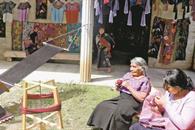 Plan Michoacán prevé dar recursos a 5 mil mujeres artesanas Plan Michoacán prevé dar recursos a 5 mil mujeres artesanas