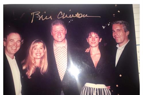 Publican fotos de Epstein con Trump, Clinton y Woody Allen