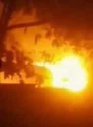 Un transporte de personal de incendi&oacute; ayer en el municipio de Pesquer&iacute;a, sin que se reportaran lesionados.