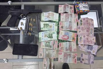 Alarma empistolado en secundaria