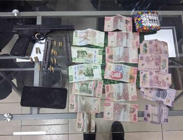 Alarma empistolado en secundaria