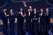 Recibe Norris trofeo de campeón