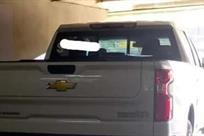 Roban $200 mil de camioneta estacionada