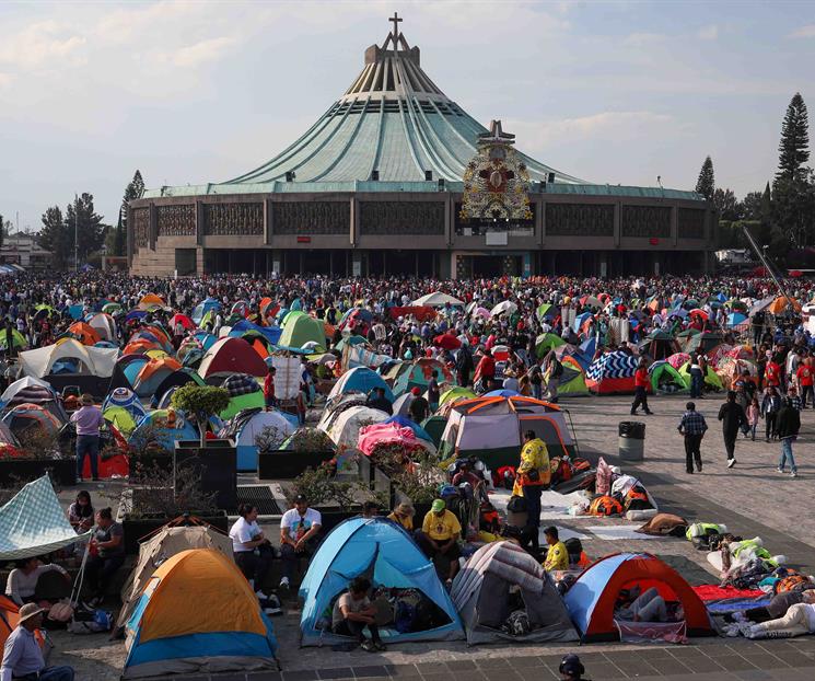 Asistencia de peregrinos a la Basílica rompe récord Asistencia de peregrinos a la Basílica rompe récord