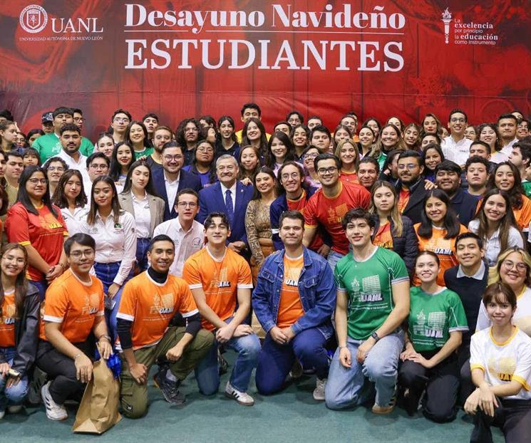 Agradece Santos Guzmán a alumnos representar espíritu universitario Agradece Santos Guzmán a alumnos representar espíritu universitario