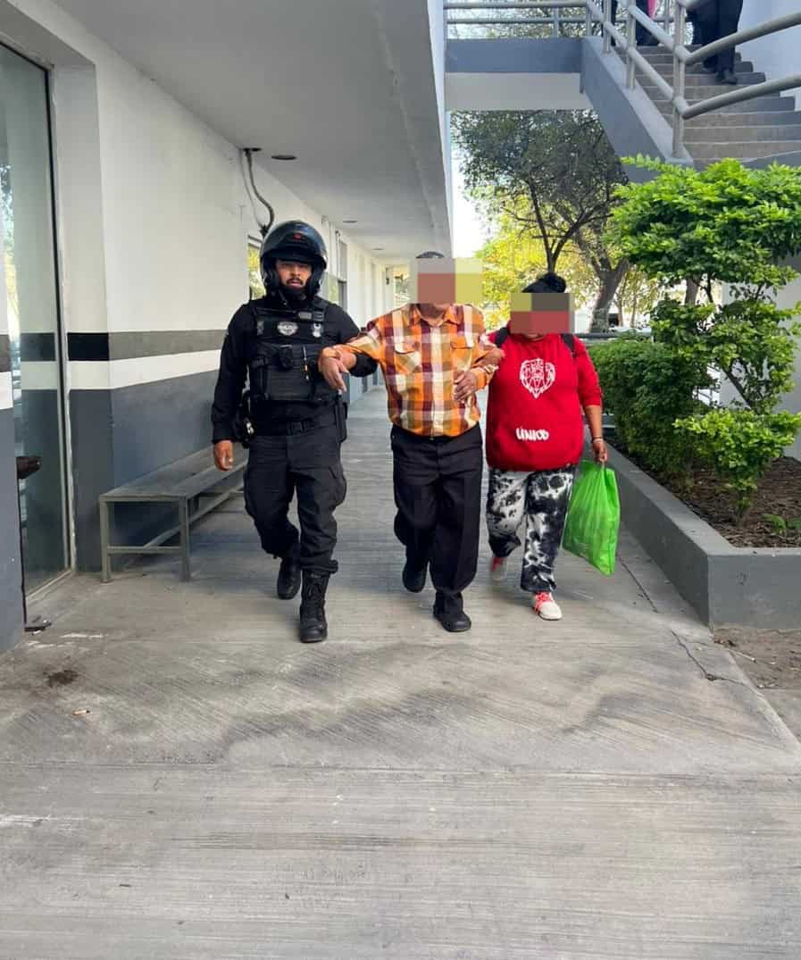 Oficiales de la Polic&iacute;a de Monterrey lograron encontrar a un adulto mayor, en la colonia Mitras Centro, quien ten&iacute;a reporte de b&uacute;squeda por parte de sus familiares.