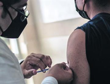 Gripe H3N2: ¿qué vacunas protegen contra la Súper Gripe?