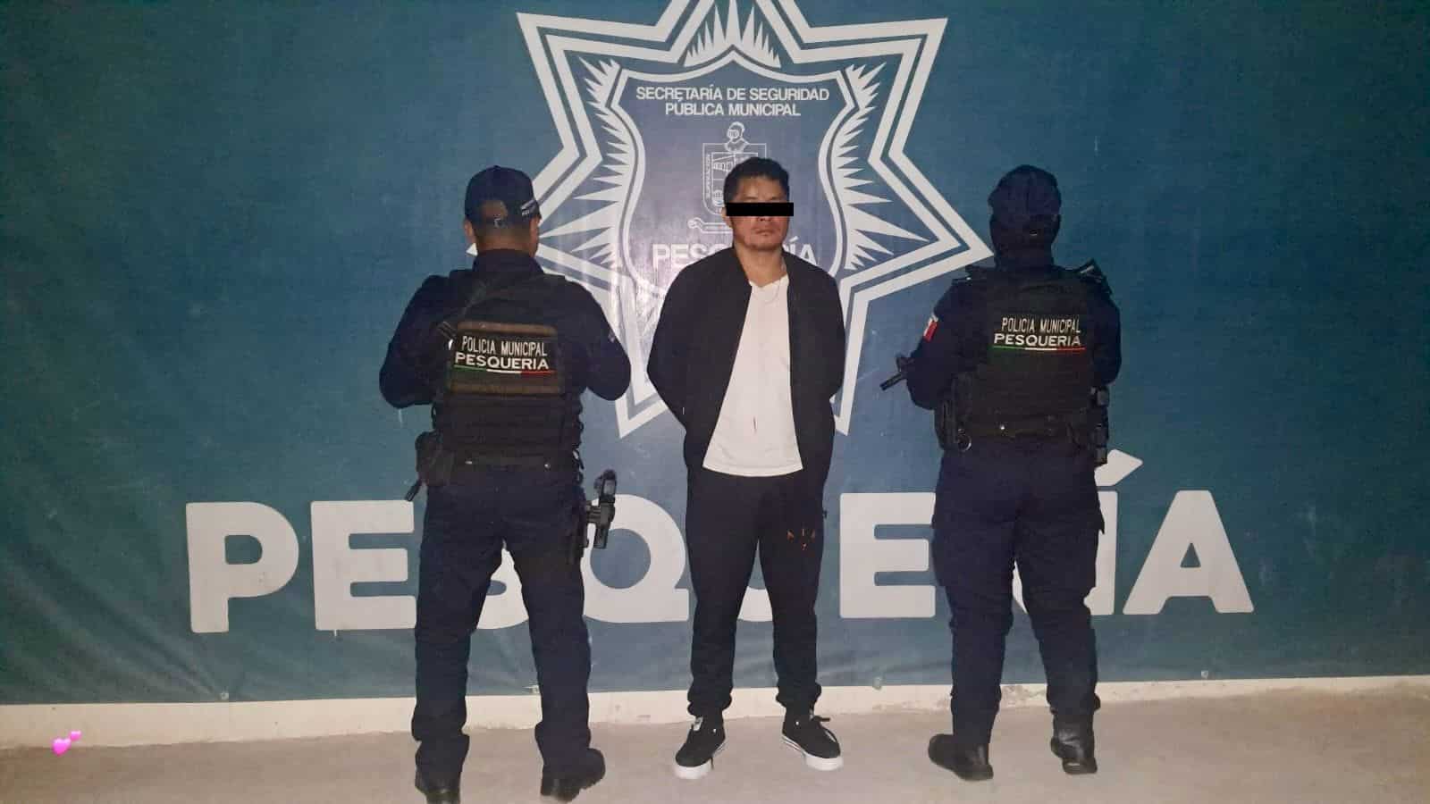 Elementos de la Secretar&iacute;a de Seguridad P&uacute;blica de Pesquer&iacute;a atendieron un reporte de violencia familiar en un domicilio ubicado en la colonia Villas Regina, donde una mujer solicit&oacute; auxilio tras haber sido presuntamente agredida f&iacute;sica y verbalmente por su pareja.