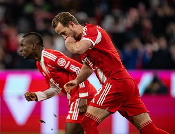 Bayern gana y se afianzan en la cima de Bundesliga