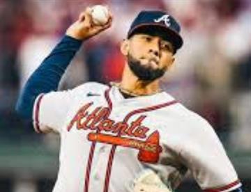 Se refuerzan Bravos con Robert Suárez