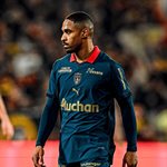 Aguanta Lens presi&oacute;n y siguen de l&iacute;deres