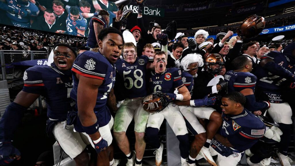 Se impone Navy a Army en el clásico naval de EU Se impone Navy a Army en el clásico naval de EU