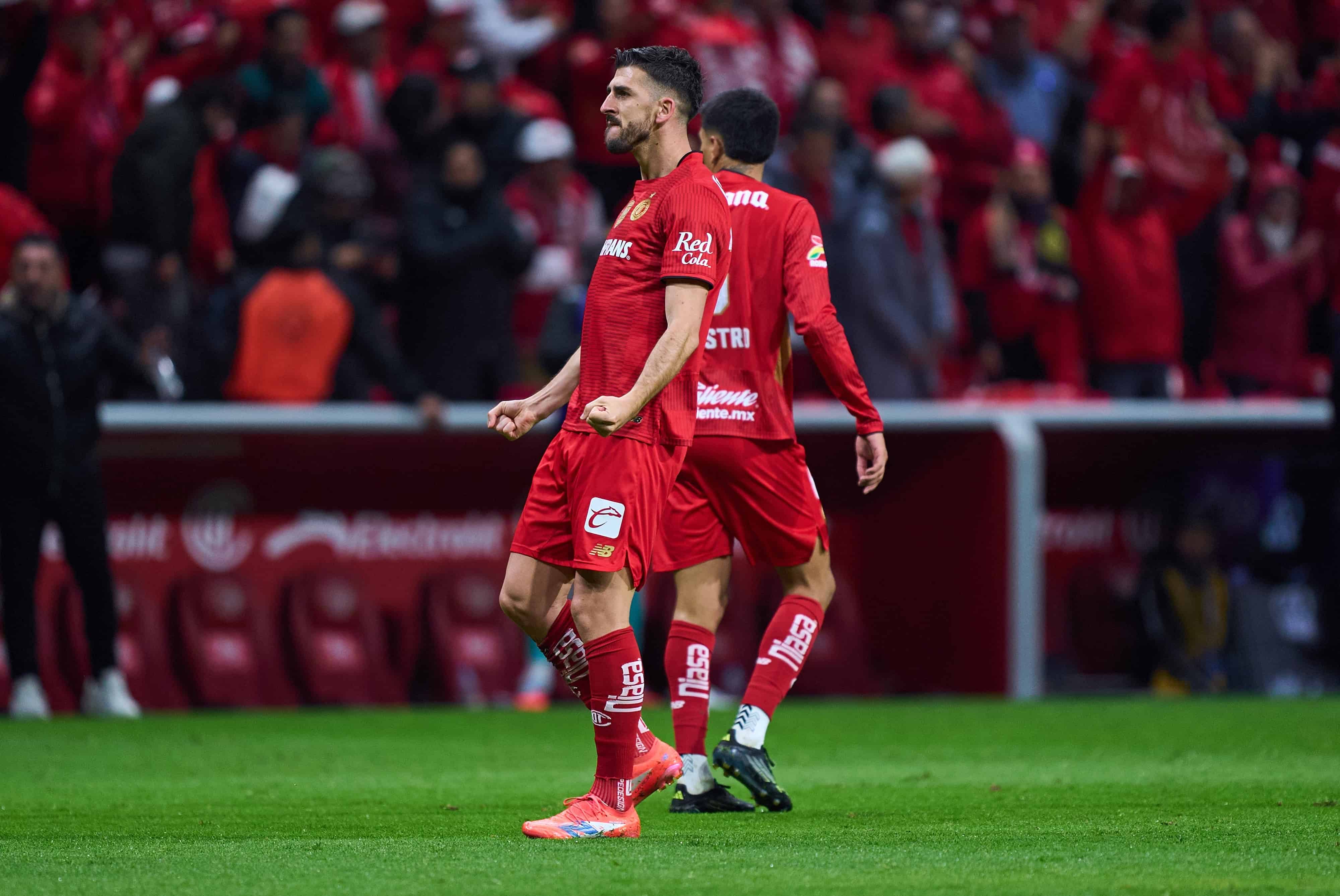 Paulinho hace el 2-1.