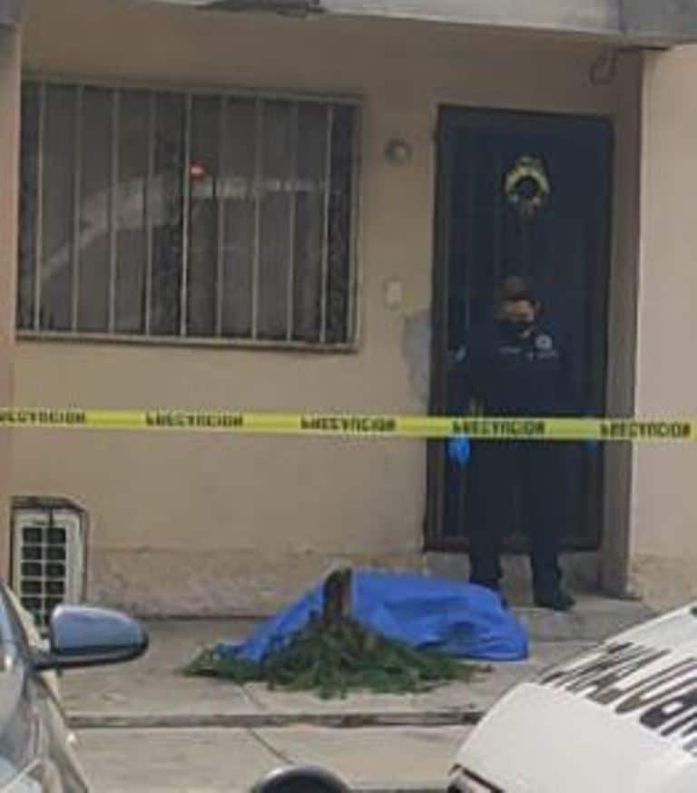 Una intensa movilizaci&oacute;n policiaca se registr&oacute; en el municipio de Santa Catarina, al reportarse el hallazgo de un hombre sin vida en calles de la colonia Trabajadores.