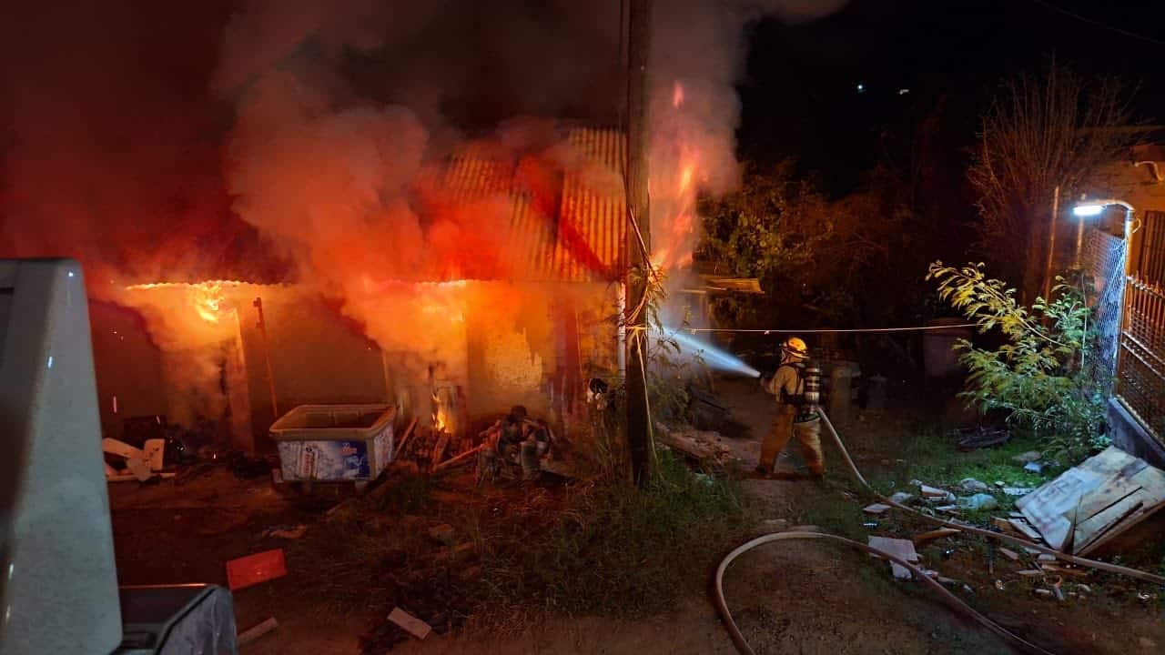 El incendio de un domicilio moviliz&oacute; anoche a las autoridades en el municipio de Montemorelos, sin que se reportaran lesionados.