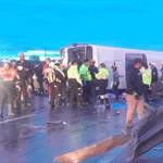 Deja 8 muertos volcadura de cami&oacute;n urbano en la Miguel Alem&aacute;n