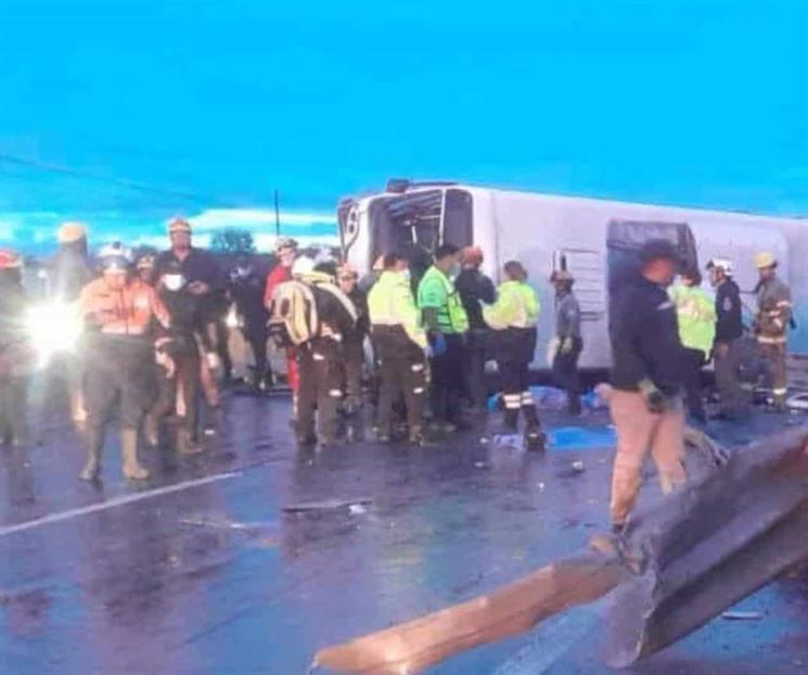 Deja 8 muertos volcadura de camión urbano en la Miguel Alemán Deja 8 muertos volcadura de camión urbano en la Miguel Alemán