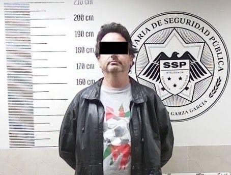 Como parte del Operativo Navidad Segura y en Paz, elementos de la Secretar&iacute;a de Seguridad P&uacute;blica de San Pedro Garza Garc&iacute;a, lograron la detenci&oacute;n de dos hombres en hechos distintos, ambos por su presunta participaci&oacute;n en robos tipo fardero cometidos en establecimientos comerciales del municipio.