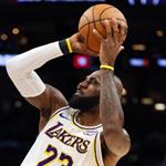 Dram&aacute;tica remontada de Lakers sobre Suns