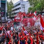 Desfila el campe&oacute;n