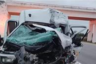 Pierde la vida tras estrellarse contra tr&aacute;iler en General Bravo