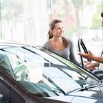 Ventas de autos nuevos cae en 2025; seminuevos ganan terreno