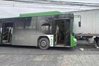 Deja choque entre cami&oacute;n urbano y tr&aacute;iler 27 heridos en San Pedro